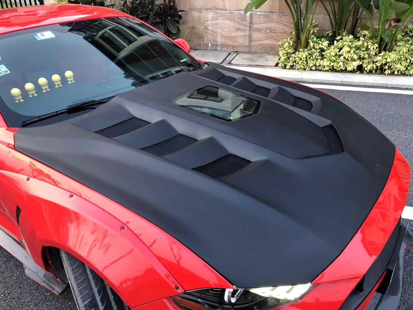 Mustang Carbon Fibre Exhibition Vented Bonnet Hood for all 2015 2016 2017 Ford Mustang models